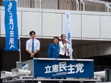 金沢エムザ前にて街頭演説